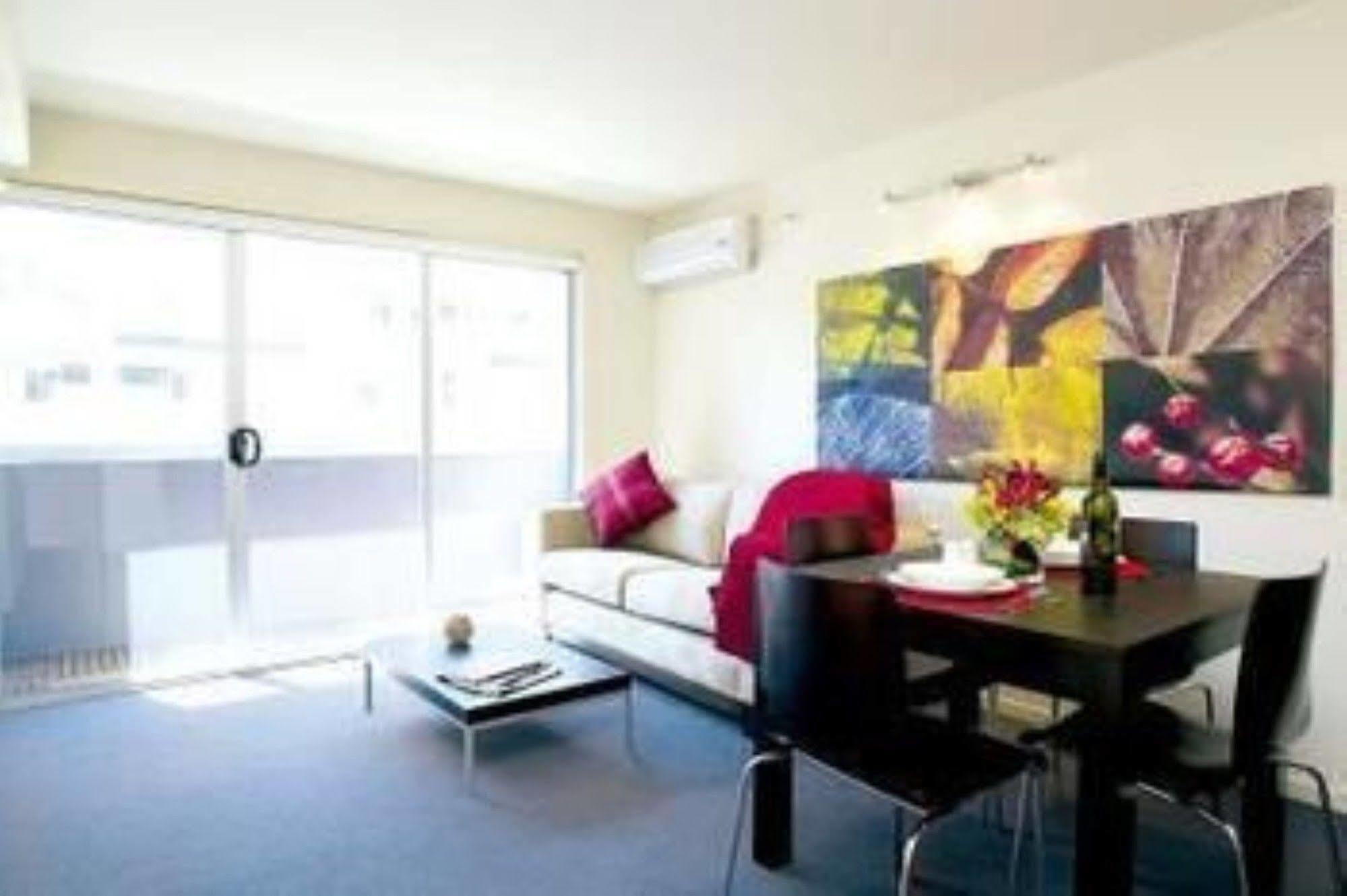 Plum Serviced Apartments Collins Street Melbourne Room photo